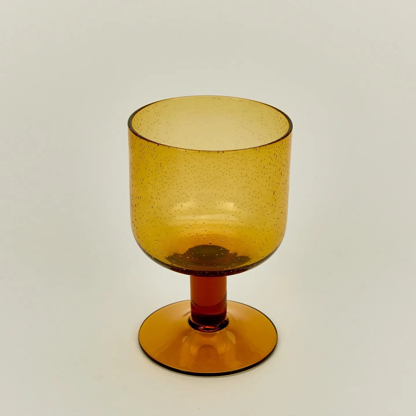 Simple Seeded Glassware Set