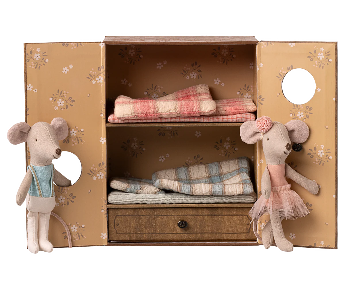 Ballet mice in dance studio, Little sister & brother