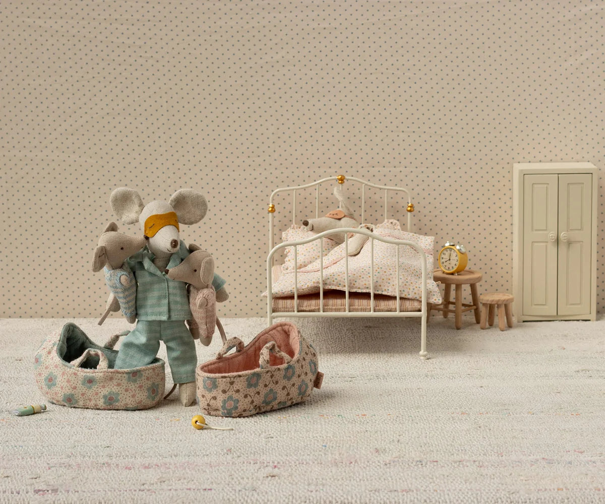 Baby Mouse in Carry Cot