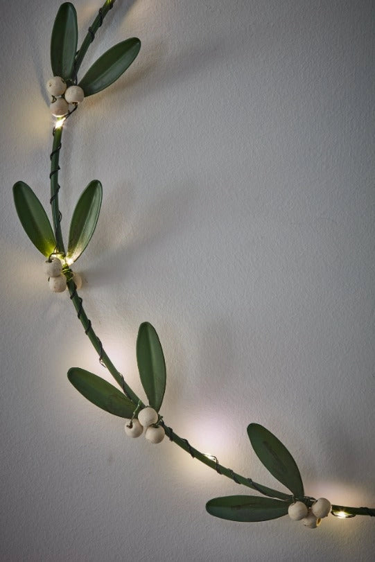Mistletoe Wreath