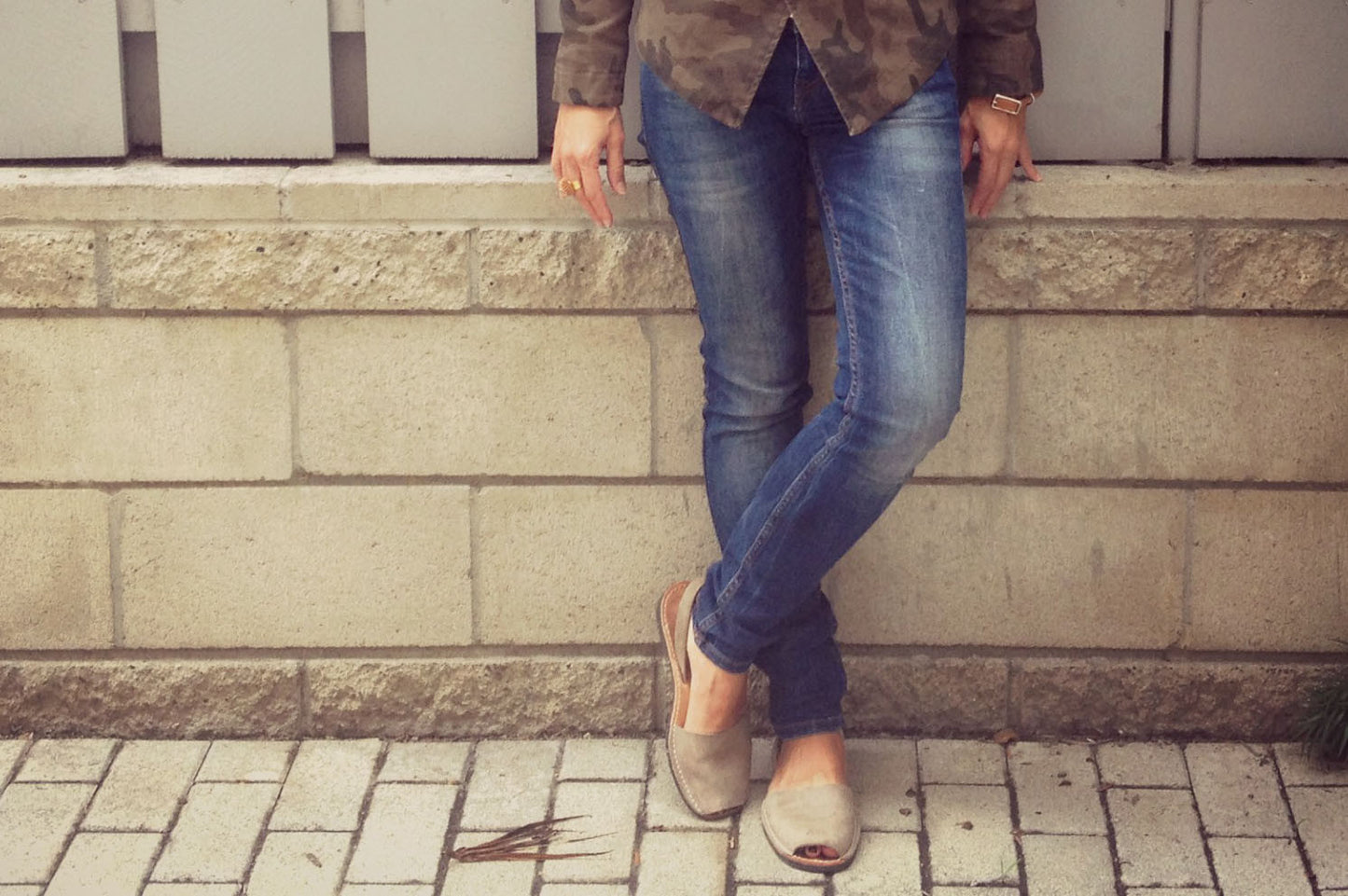 Taupe Pons - Gold Leaf