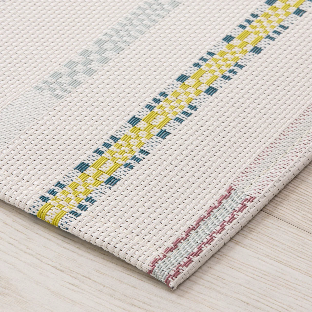 Almond Applique Woven Floor Mat