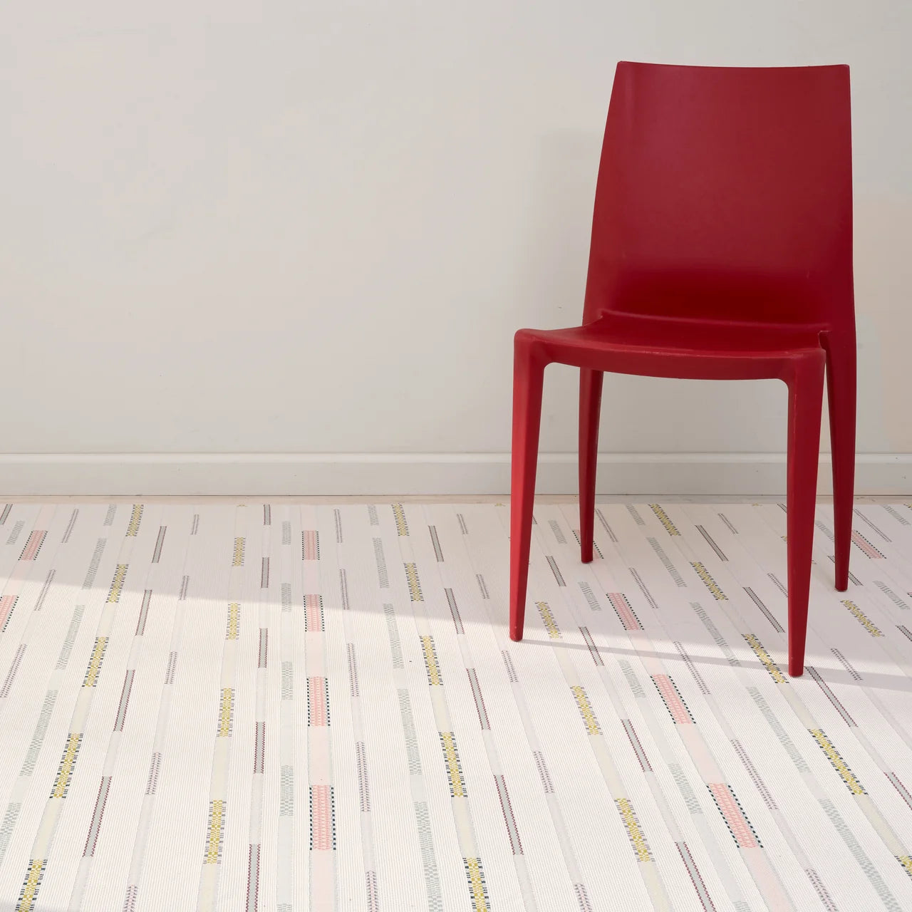 Almond Applique Woven Floor Mat