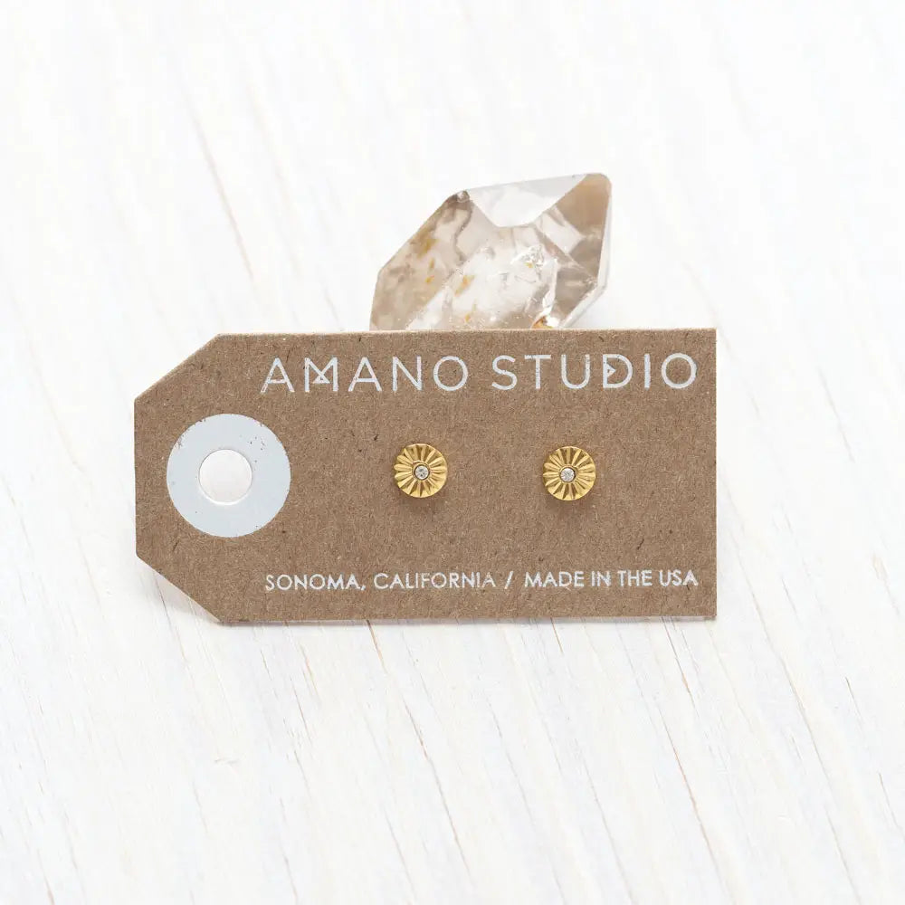 Wink Studs
