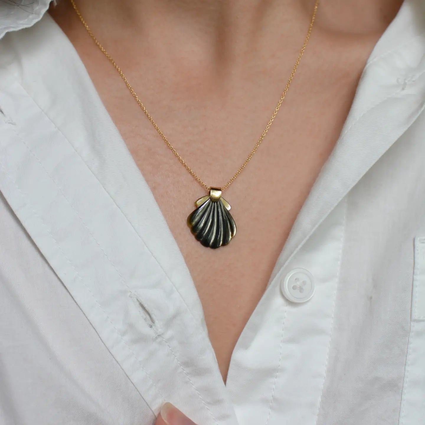 Black Pearl Shell Necklace