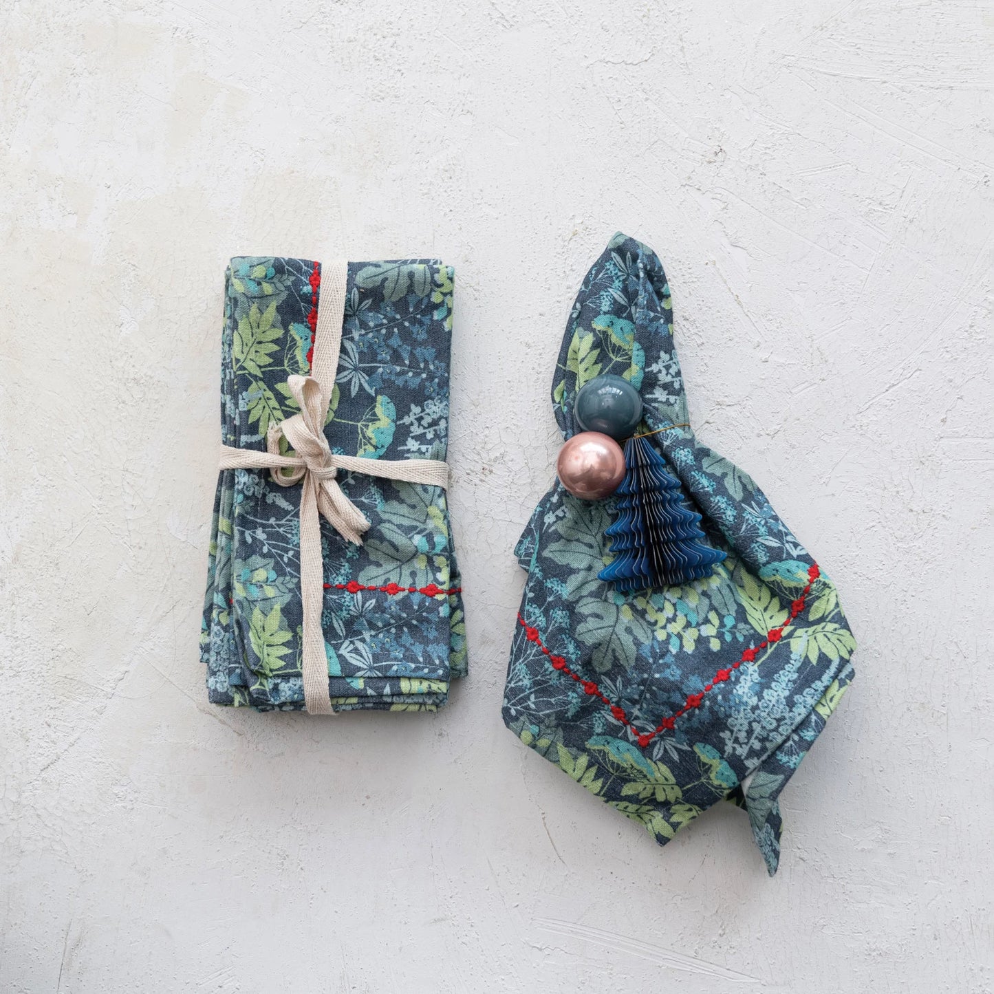 Cottage Christmas Embroidered Cotton Napkins – Set of 4