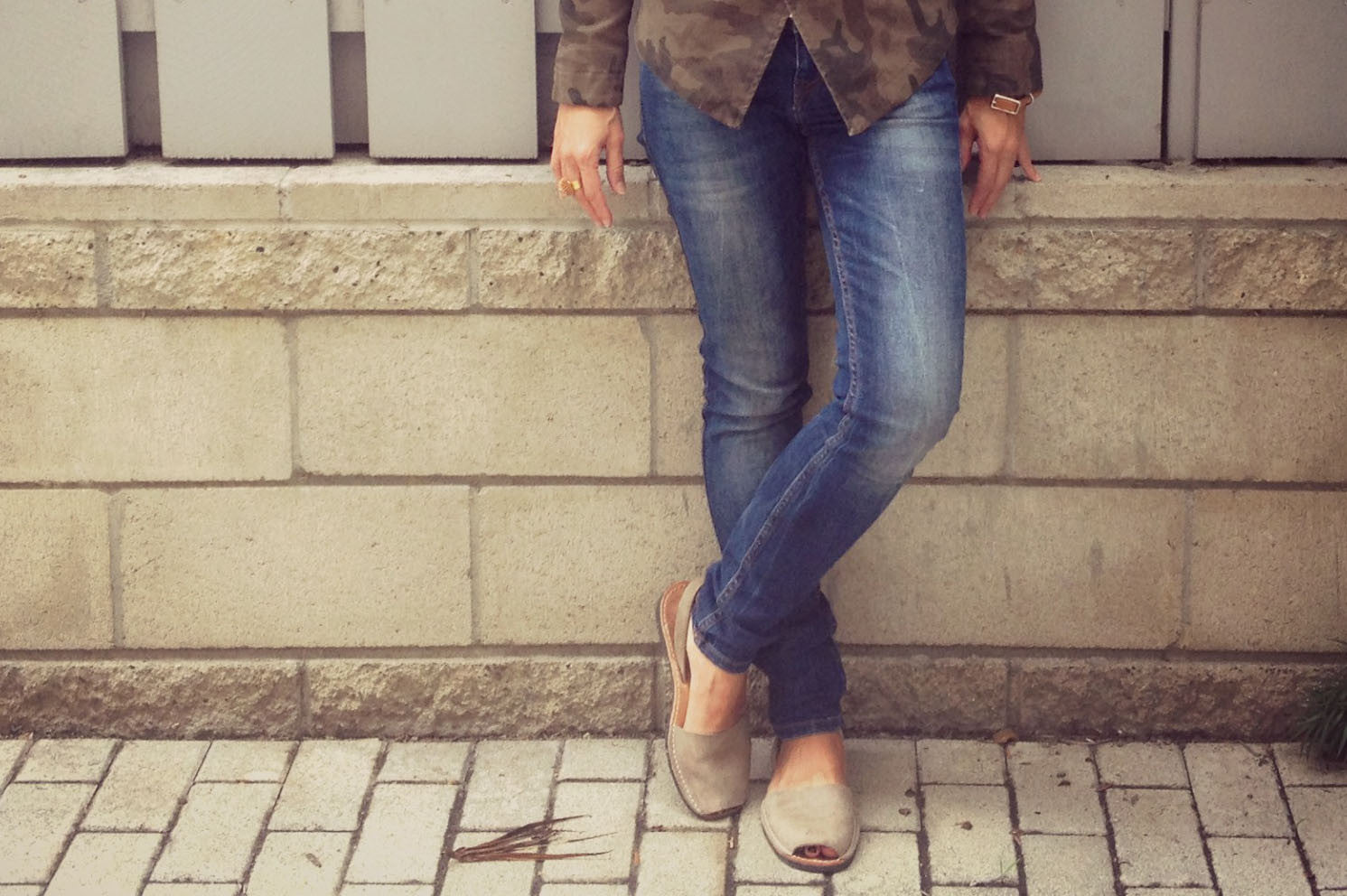 Taupe Pons - Gold Leaf