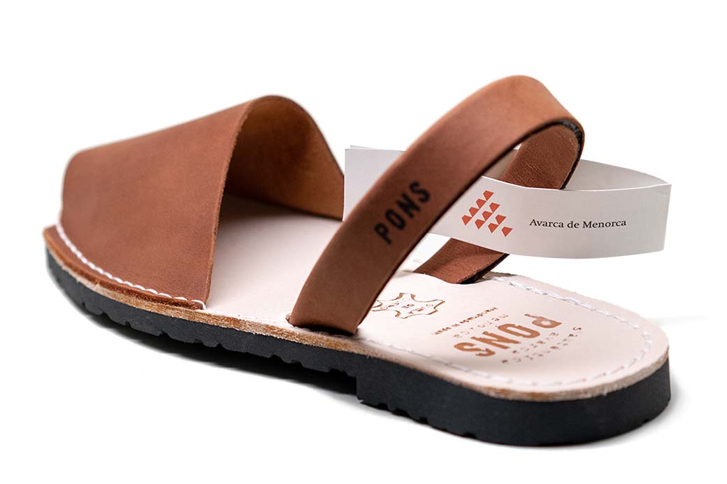 Brown Pons - Gold Leaf