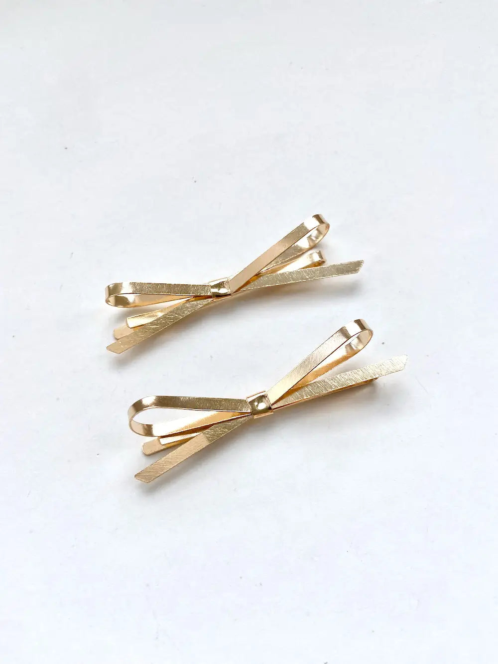 Minimalist Gold Bow Bobby Pin Set